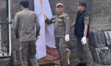 Satpol PP dan Bawaslu KBB Tertibkan 800 Spanduk dan Baliho Caleg Tak Berizin di Ruas Jalan ini