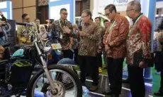 Menteri ESDM dan PLN Ajak Masyarakat Beralih ke Kendaraan Listrik Lewat Motor Konversi