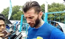 Pelatih anyar Persib, Bojan Hodak langsung sambangi skuadnya jelang melawan Persik di Kediri, Jumat 28 Juli 2023.