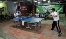 Kampanyekan Hidup Sehat, Ganjar Muda Padjadjaran Bikin Turnamen Tenis Meja di Karawang