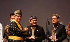 Sukses Terapkan Kurikulum Anti Radikalisme, Pemprov Jabar Raih Penghargaan BNPT Awards 2023   