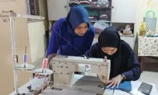 Tingkatkan Kelas UMKM Kreatif Difabel, PLN Fasilitasi Official Store dan Peralatan Digital