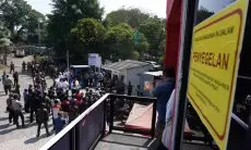 FOTO: Pedagang Tolak Penyegelan Lahan Eks Propelat