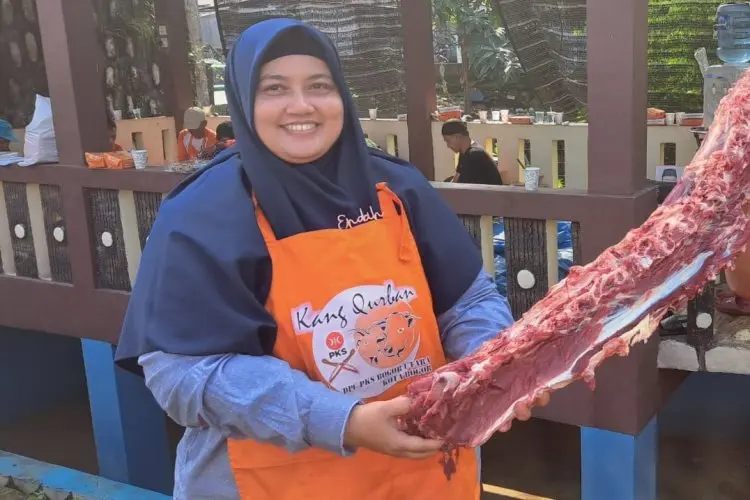 PKS Bogor Utara Tebar Paket Qurban ke Pekerja Informal