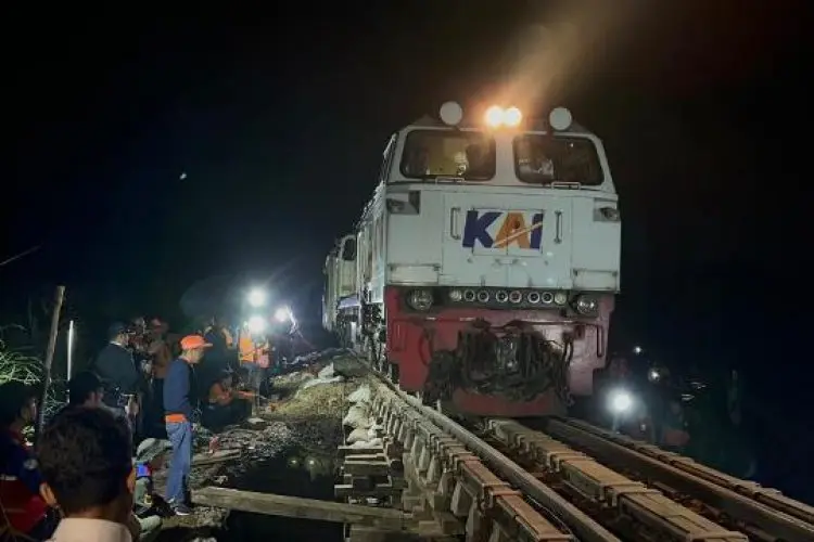 Daop 1 Jakarta Pastikan Penyebab Longsor Rel Kereta Api di Desa Ciadeg Akibat Cuaca Ekstrem