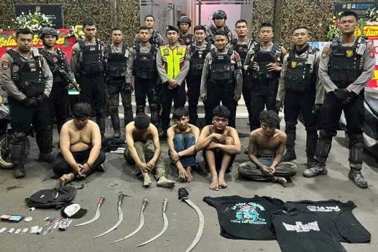 Lima Pemuda di Cirebon Bawa Celurit Hendak Tawuran Diamankan Polresta Cirebon
