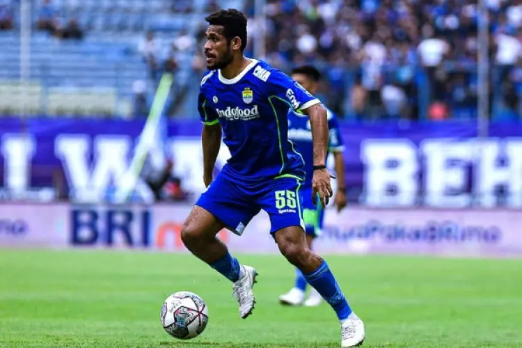 Resmi, Persib Lepas Ricky Kambuaya ke Dewa United