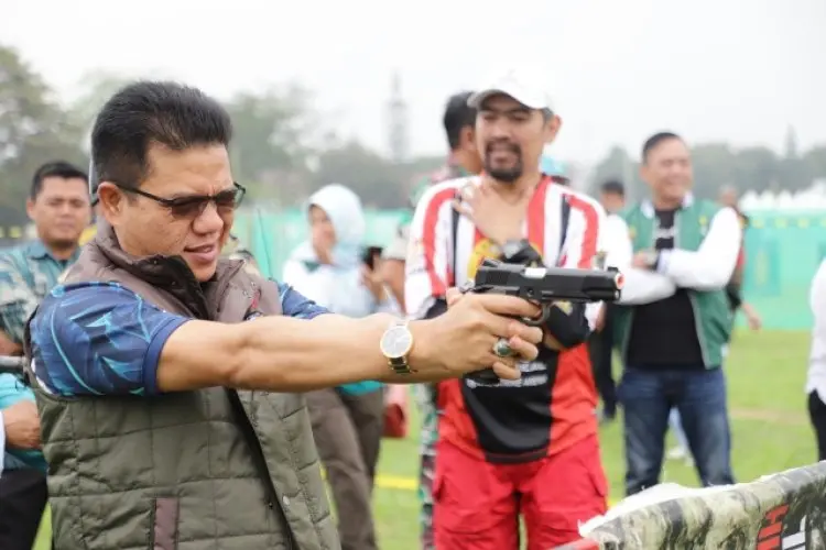 Bupati Dadang membuka Kejuaraan Indonesia Airsoft Competition 2023 di Lanud Sulaiman