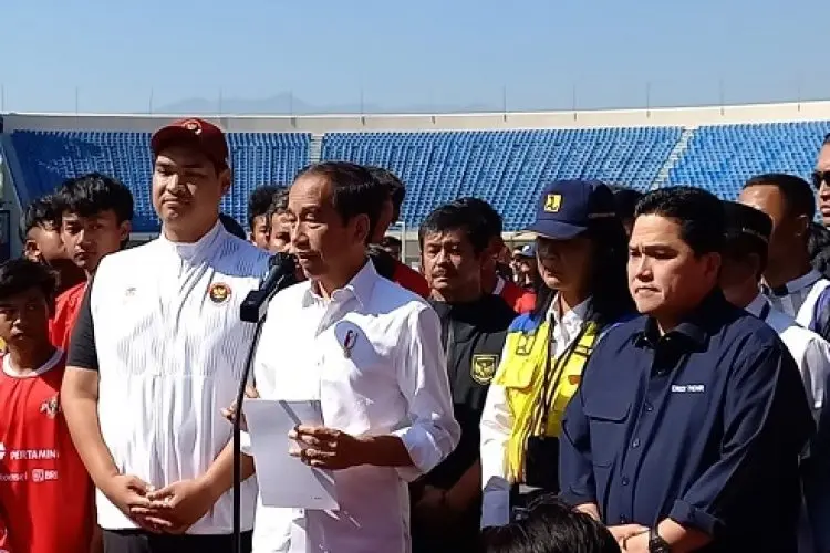 Puja Puji Jokowi Atas Kepimpinan Erick Tohir di PSSI