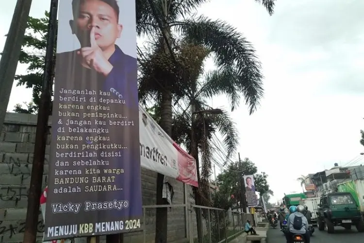 Sepekan Terpasang, Rupanya Baliho dan Banner Vicky Prasetyo di KBB Ilegal