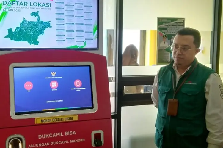 Mesin ADM Disdukcapil Kabupaten Bandung Permudah Warga di 120 Desa Dapatkan Pelayanan Administrasi Kependudukan