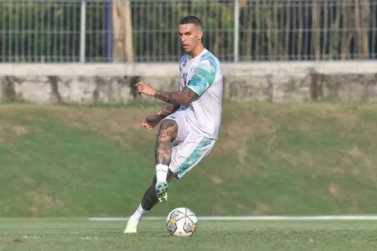 Alberto Rodriguez Berharap Bobotoh Hadir ke Stadion GBLA Saat Persib vs Dewa United