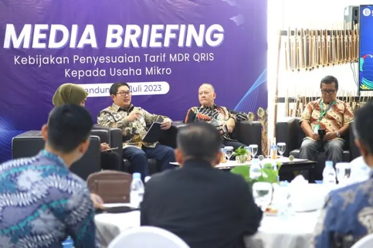 FOTO: Kebijakan Penyesuaian Tarif MDR QRIS