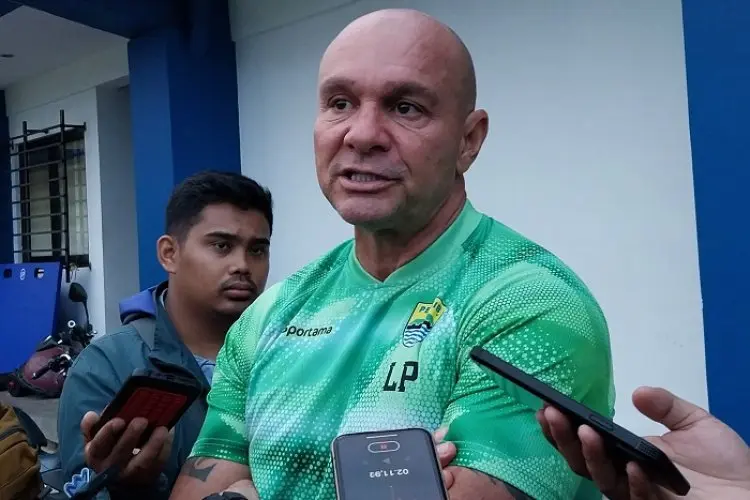 Luizinho Passos Dukung Rhaka Syafaka Nikmati Momen Spesial Bersama Timnas U-17 di Piala Asia 2025