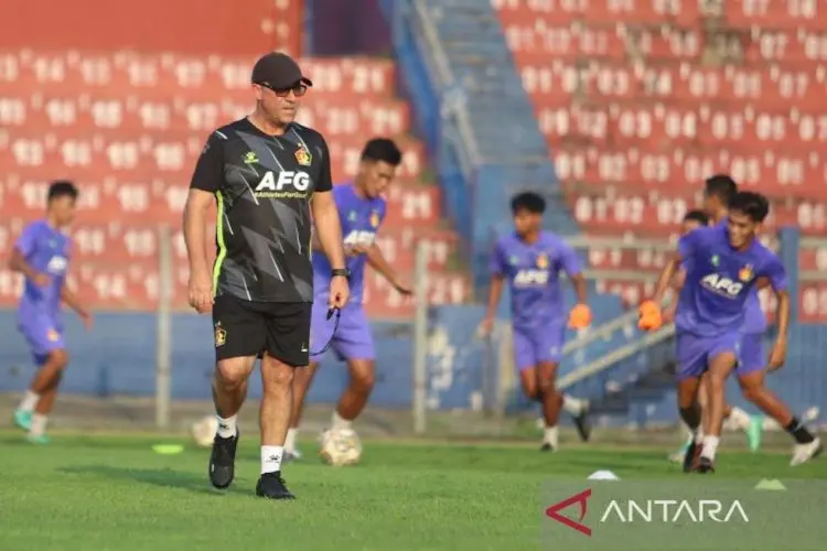 Hadapi Persib, Pelatih Persik Marcelo Rospide Sebut Kedua Tim Dalam Situasi Sama