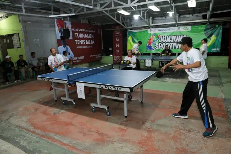 Kampanyekan Hidup Sehat, Ganjar Muda Padjadjaran Bikin Turnamen Tenis Meja di Karawang