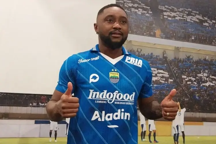 Gegara ini, Levy Madinda Merasakan Kemudahan di Persib