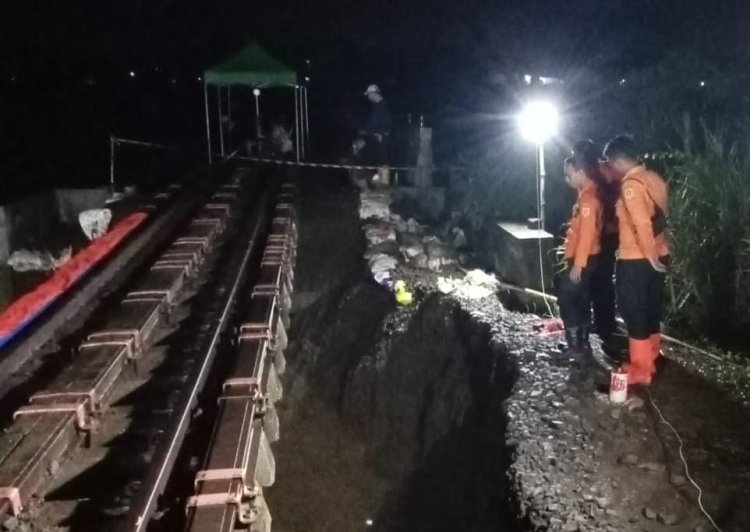 Longsor Ciadeg, Kereta Bogor-Sukabumi Berhenti Operasi Sementara