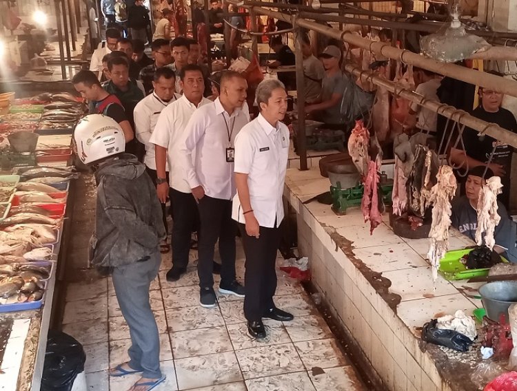 Dedie Bersama DKPP Kota Bogor Cek Peredaran Daging Sapi di Pasar Bogor, Ini Hasilnya 