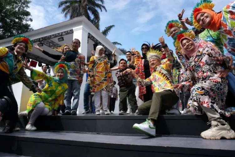 FOTO : Helaran dan Fashion Show OPD KKJ-PKJB 2023
