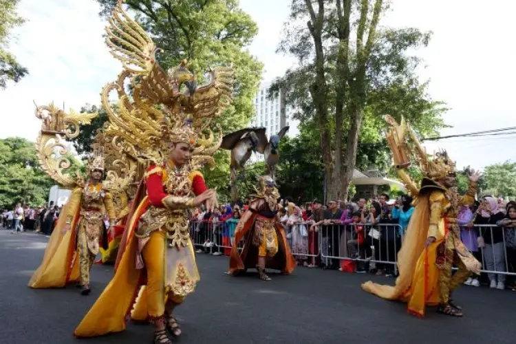 FOTO : Helaran dan Fashion Show OPD KKJ-PKJB 2023