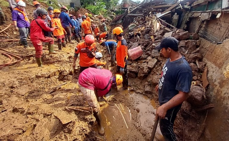 Longsor Menewaskan Empat Orang Warga Kampung Pasir Pogor, Pemerintaha Desa Cipelang Bentuk Pokmas Sadar Bencana