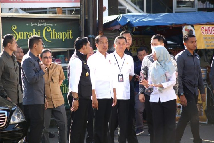 FOTO: Kunjungan Kerja Presiden Jokowi ke Pasar Cihapit
