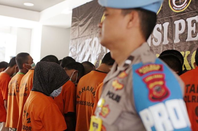 Pilih Jadi Bandar Sabu Daripada Jualan Cilok, Ibu Rumah Tangga di Rumpin Diringkus Polres Bogor
