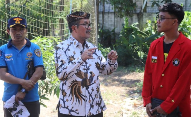 Apresiasi Swadaya Perbaiki Jalan, Bupati Cirebon Akhirnya Berikan Bantuan