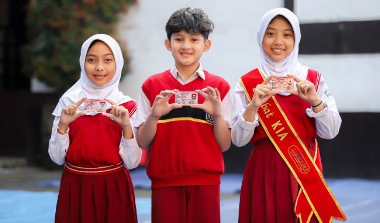Wujudkan Kota Ramah dan Layak Anak, Pemkot Bandung Permudah Pembuatan Akte Siswa RMP