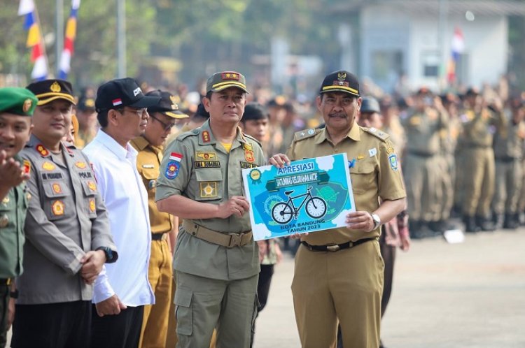 Plh Wali Kota : Linmas Ujung Tombak Amankan Pemilu di Kota Bandung