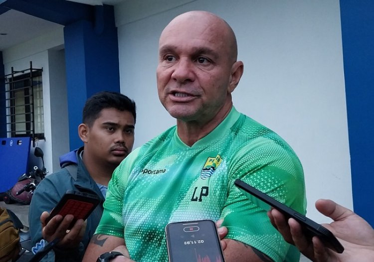 Luizinho Passos Buka-bukaan Soal Kondisi Para Kiper Persib Bandung