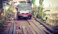 Kondisi Memprihatinkan Jembatan Bersejarah Penghubung Gununghalu-Rongga Kembali Viral, Begini Tanggapan Hengky Kurniawan 