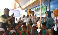 'Sinurmi' Curi Perhatian Bu Cinta
