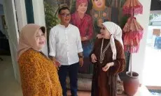 Iwan Setiawan dan Nurhayanti Kompak Apresiasi Rumah Budaya HMA di Bogor