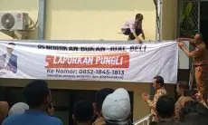 Bima Arya Keliling SMP di Bogor, Pasang Spanduk Pengaduan Pungli