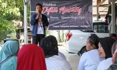Bantu Perluas Penjualan Produk Lokal, Ganjar Sejati Edukasi Pelaku Usaha soal Pemasaran Digital di Indramayu