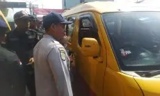 Tak Hanya Kaca Film yang Gelap, Dishub KBB Copot Stiker Bacaleg yang Terpasang di Kendaraan Umum