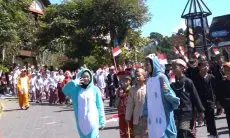 Meriahkan HUT ke-78 RI, Lembang Park and Zoo Gelar Parade dan Karnaval Satwa