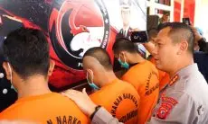 Satnarkoba Polresta Bandung Ciduk Tujuh Orang Tersangka Pengedar Obat Keras dengan Puluhan Ribu Butir Barang Bukti