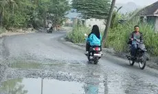 Jaro Peloy Soroti Lambatnya Pelelangan Pekerjaan Pembangunan Jalan maupun Jembatan