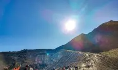 Fenomena Alam Kawah Ijen, Daya Tarik Wisata Keindahan Gunung Ijen dengan Nyalan ‘Api Biru’