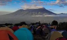 Dianggap Sebagai Tempat yang Sakral, Pendakian Gunung Penanggungan Relatif Mudah dan Populer