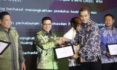 Bupati  Dadang Raih Penghargaan Tokoh Nasional Pendorong Ekonomi Kerakyatan dari Majalah Tempo Grup