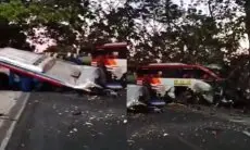 Tiga Meninggal dan Belasan Luka dalam Kecelakaan Dua Bus di Ngawi, Penumpang Sampai Terlempar ke Aspal