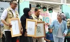 Gelar Boling di Megamendung, Iwan Setiawan dan Istri Dihadiahi Lukisan Sketsa dari Rumah Budaya HMA