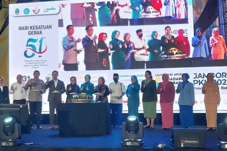 Ridwan Kamil Luncurkan Aplikasi Sadarka Jabar untuk Pemutakhiran Data Penduduk