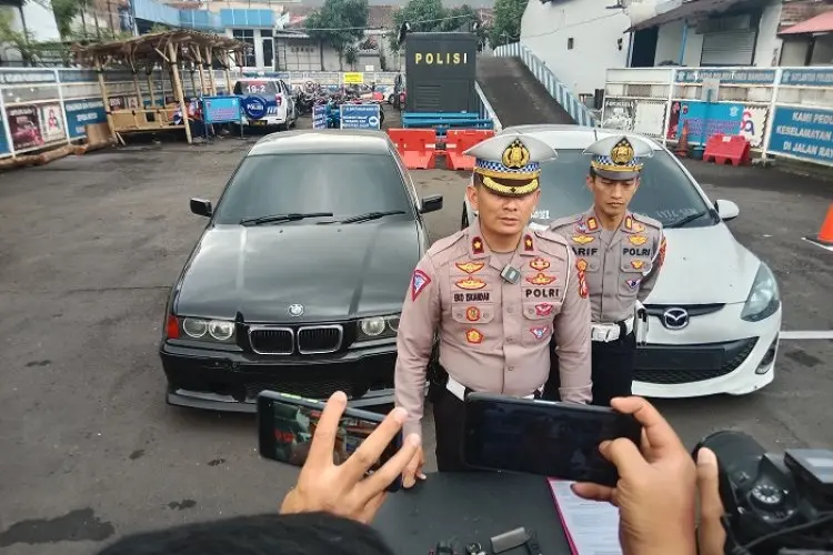 Balapan Liar Depan Pusdai, Tiga Mahasiswa di Kota Bandung Ditangkap Polisi