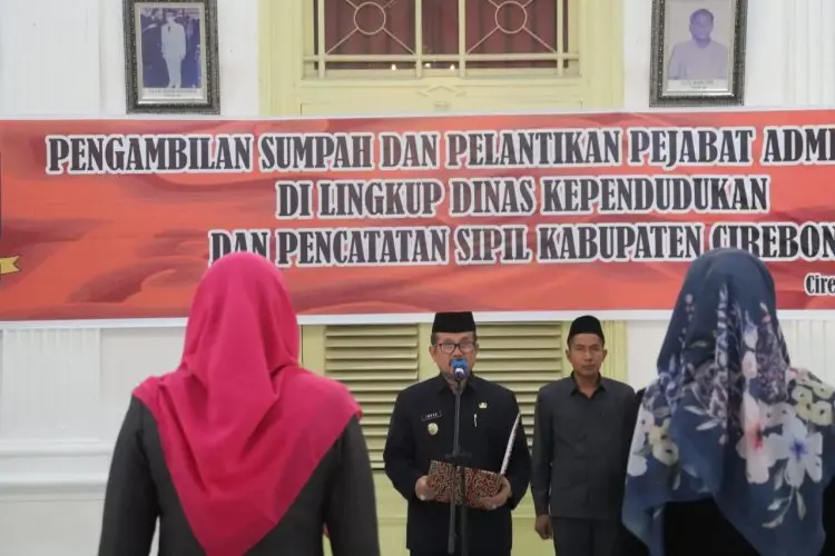 Mendapatkan Izin dari Kemendagri, Bupati Imron Lantik Dua Pejabat Disdukcapil
