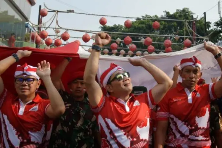 Festival Merah Putih, Ridwan Kamil Gabung Mengarak Bendera Merah Putih Sepanjang 100 Meter di Kota Bogor